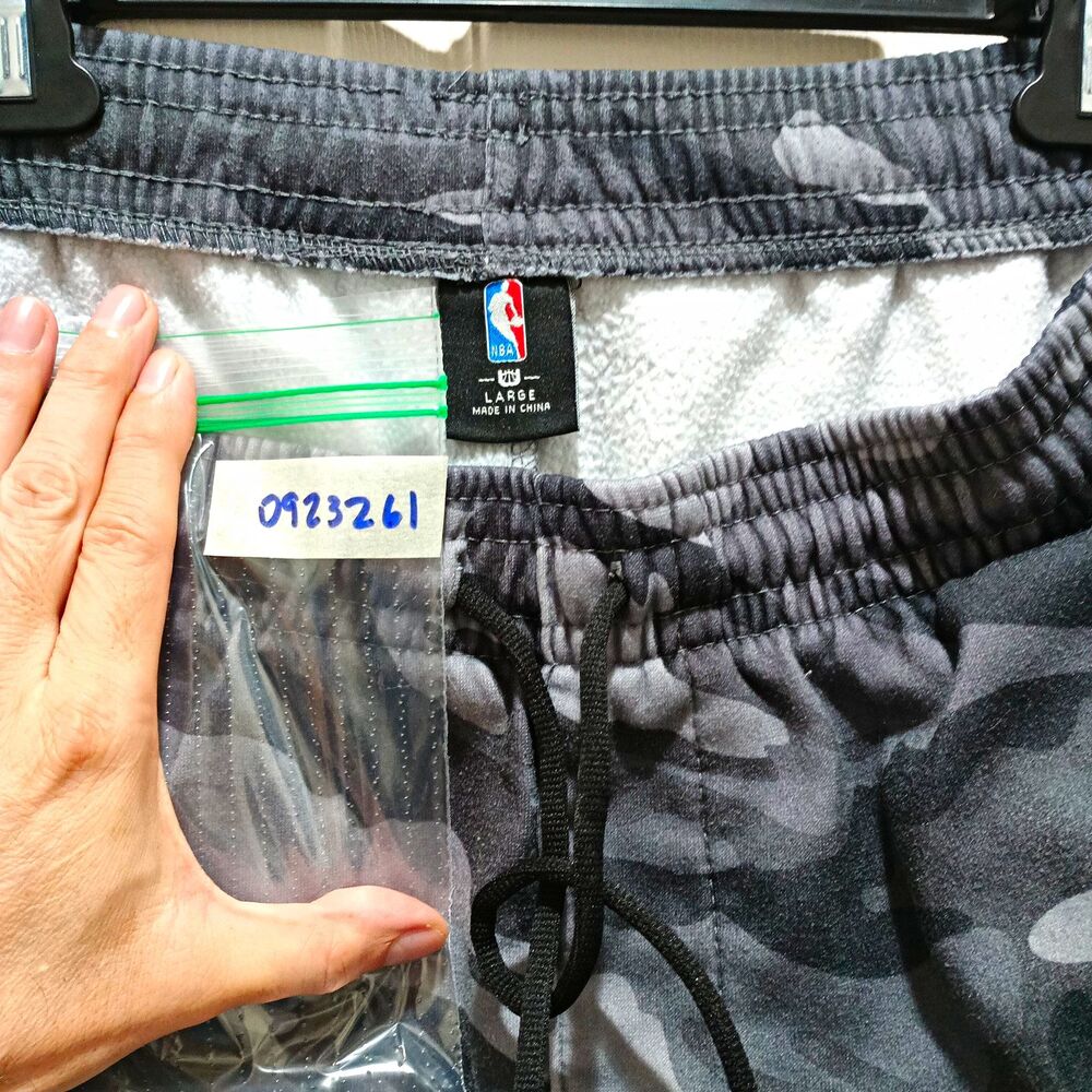 Los Angeles Lakers NBA Basketball Camo Fleece Jogger Pants Size L Gray/Black